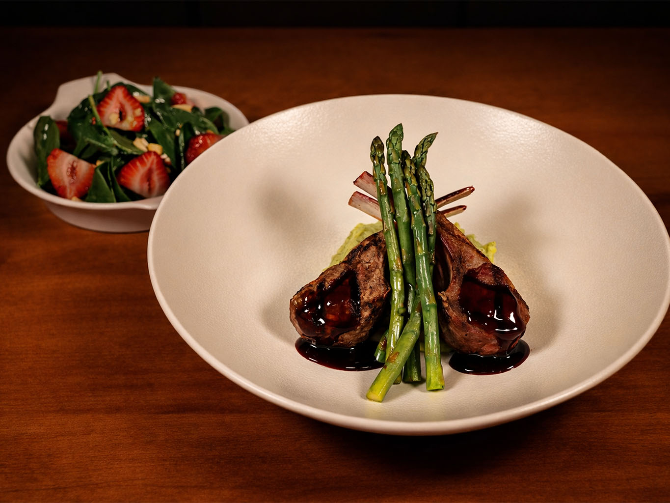 lamb with asparagus and salad